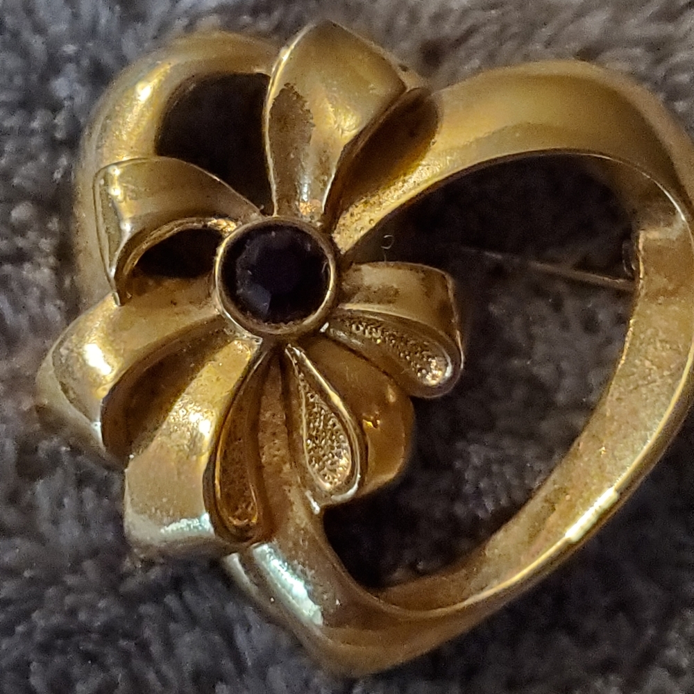 Vintage Signed Avon Pin Brooch